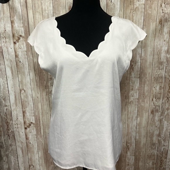 Express White Scalloped‎ Cap Sleeve Blouse - Picture 1 of 5